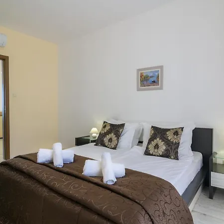 Cabacum Plaza Beach - High-speed Wifi Apartment Golden Sands