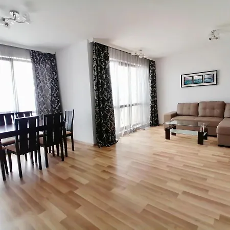 Cabacum Plaza Beach - High-speed Wifi Apartment Golden Sands