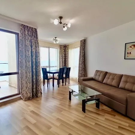 Cabacum Plaza Beach - High-speed Wifi Apartment *