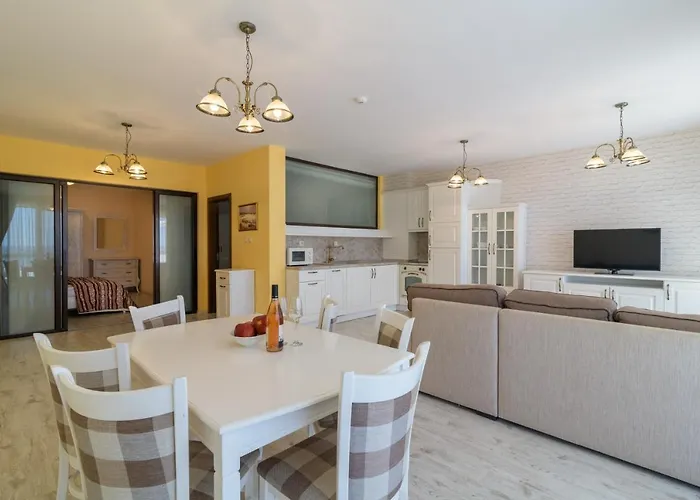 Cabacum Plaza Beach - High-speed Wifi * غولدن ساندز