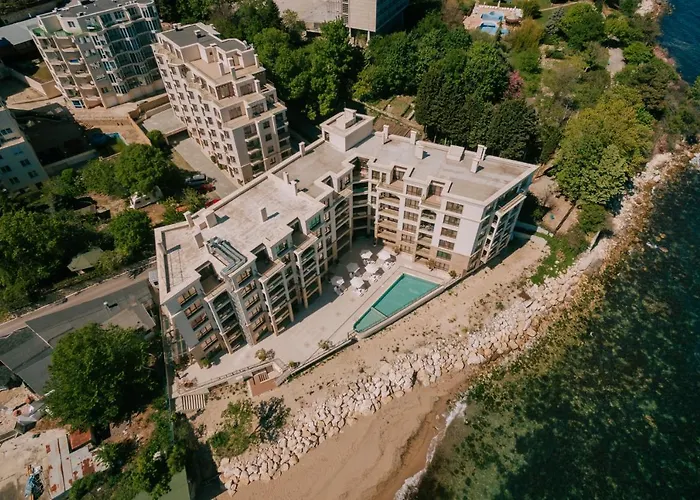 Cabacum Plaza Beach - High-speed Wifi Apartment *