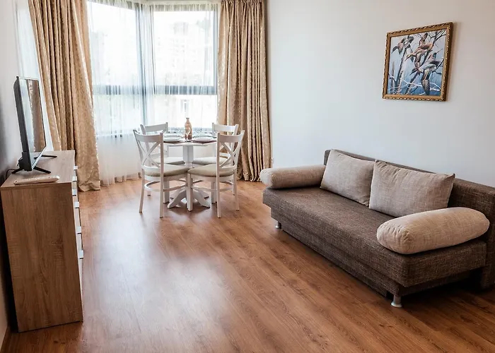 Cabacum Plaza Beach - High-speed Wifi Apartment Golden Sands